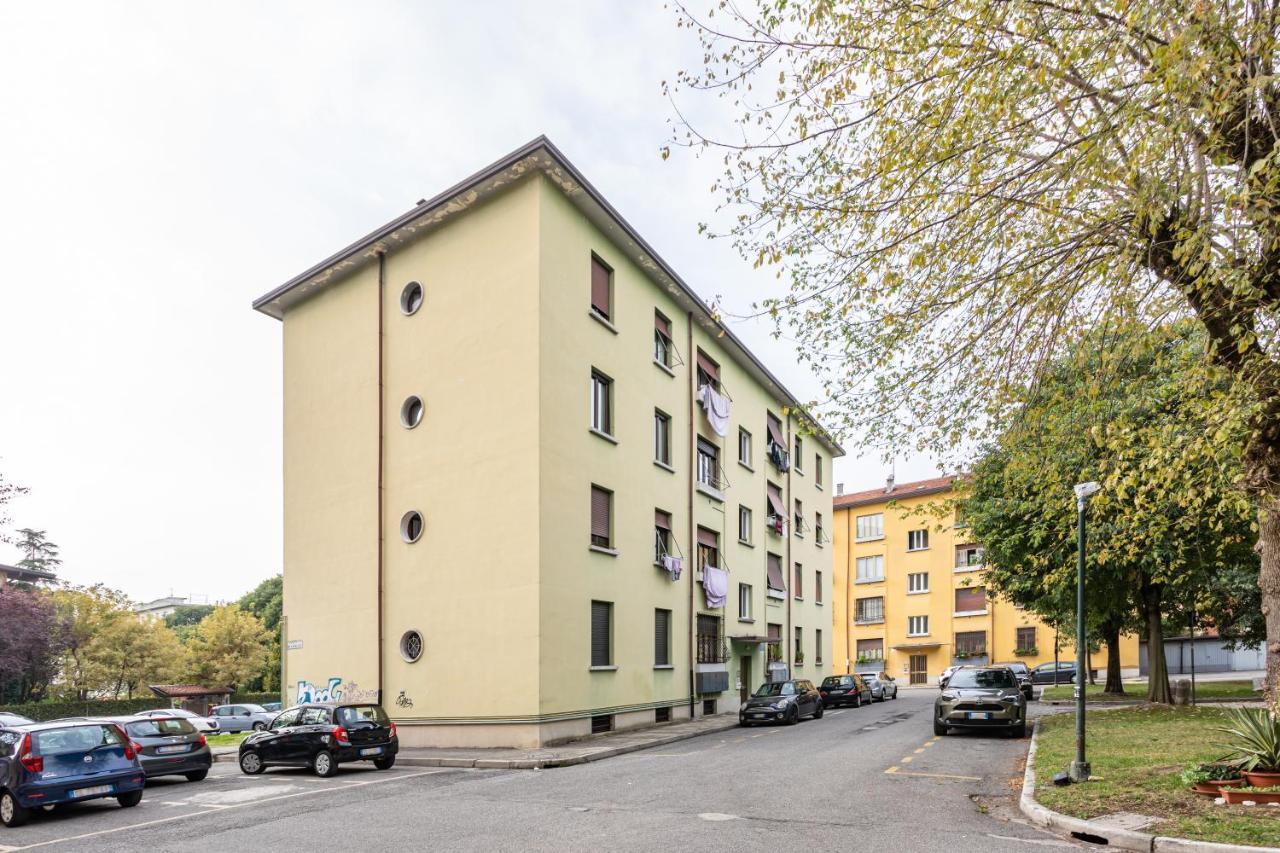House Maga - By Host4U Lägenhet Brescia Exteriör bild